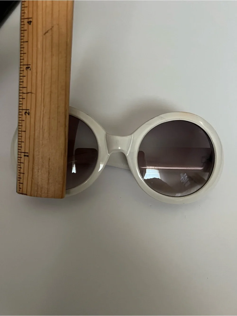 N/A stylish white